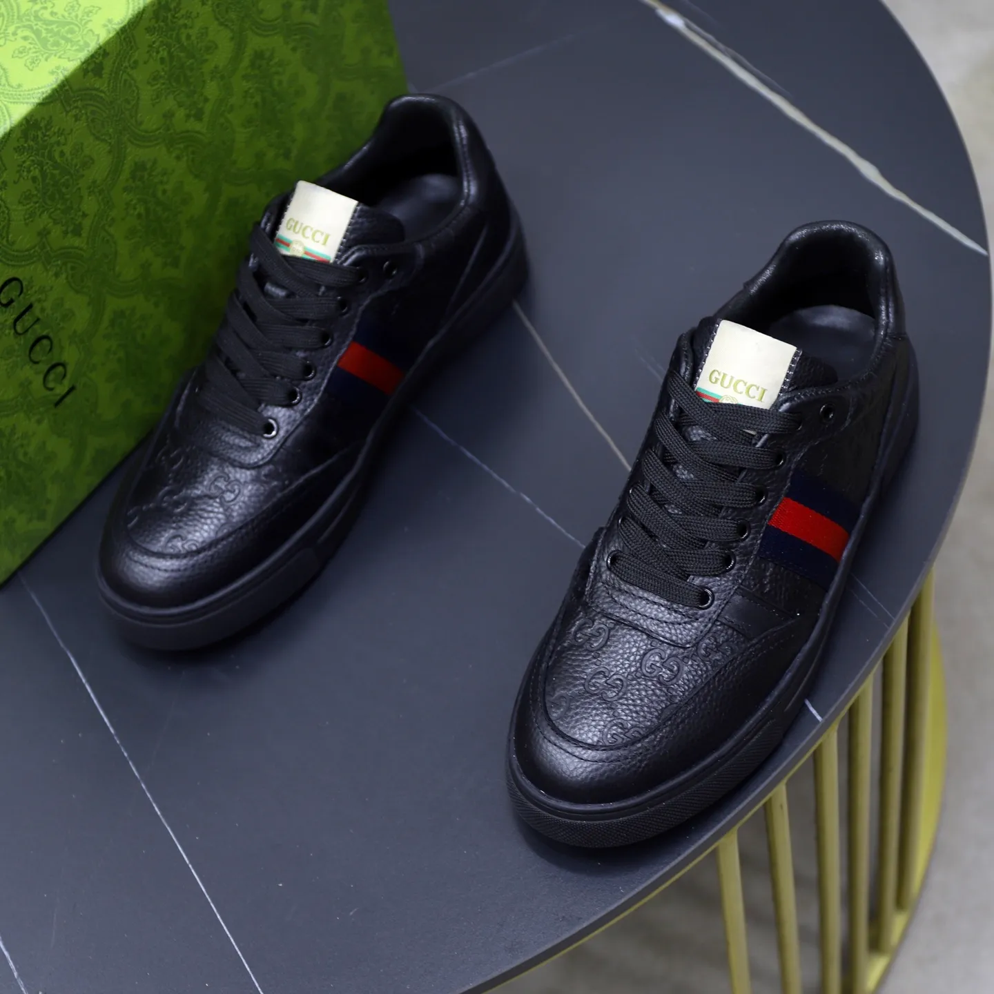 Ex-factory price: 440💰🙅‍♂️🙅‍♂️🙅‍♂️ Brand: GUCCI Standard code: 38-44 (45 customized) Grade: Same as the official website Material: Original leather splicing Comfortable and breathable sheepskin lining Original wear-resistant outsole Style category: Men's fashionable casual shoes Running sneakers Distinguished luxury brand elements Top luxury Color: actual picture color